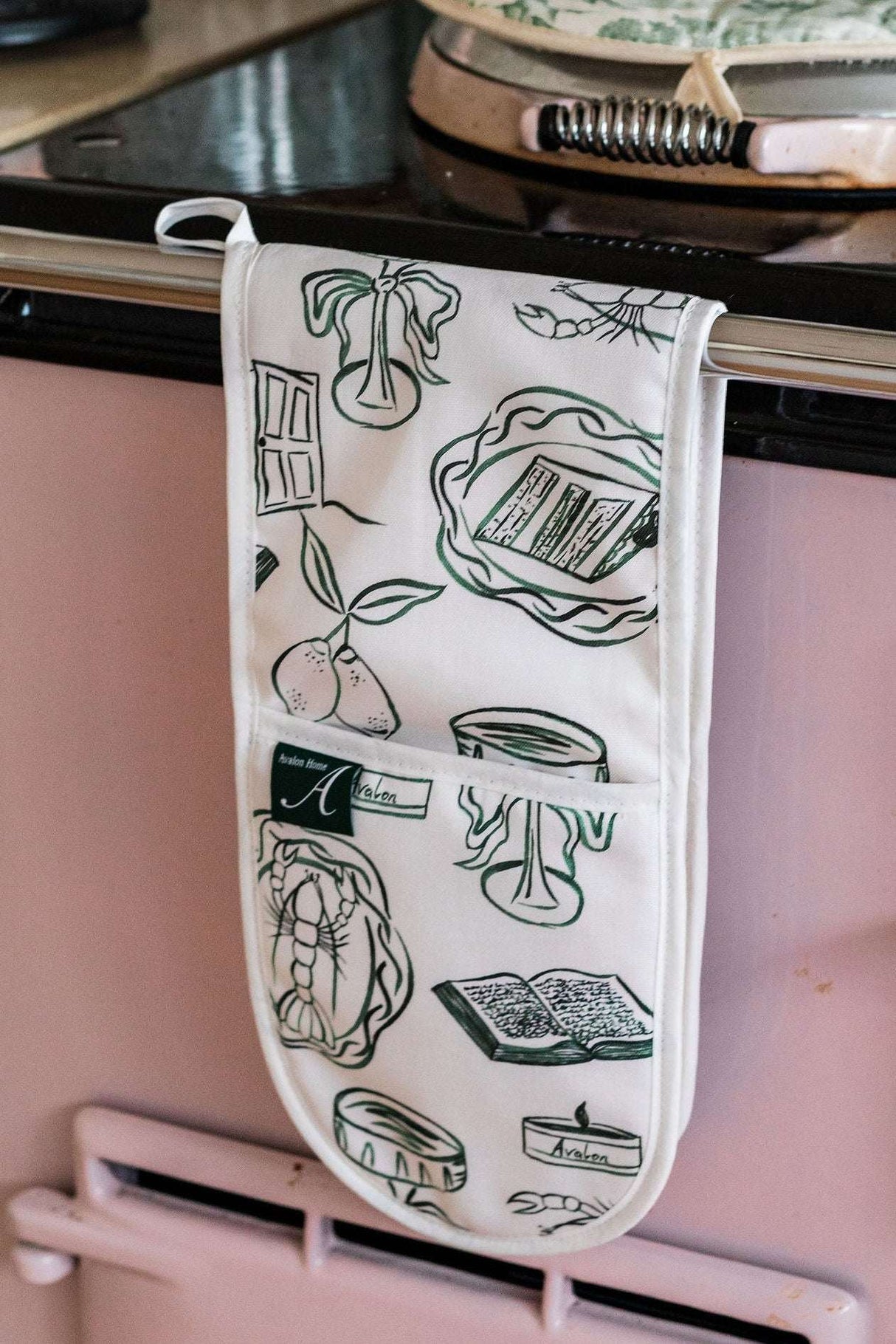 Avalon Home UK patterned Oven Glove with stylish illustrations for safe cooking and baking