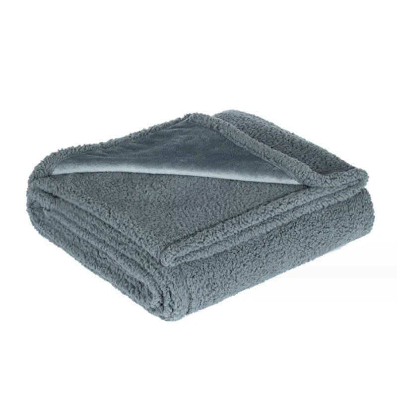 Comfortable Plush Blanket - Stylish, Easy-Clean & Versatile N/A
