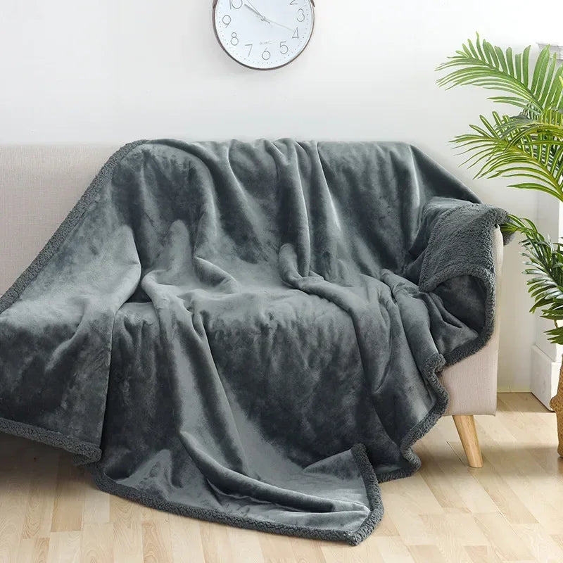 Comfortable Plush Blanket - Stylish, Easy-Clean & Versatile N/A