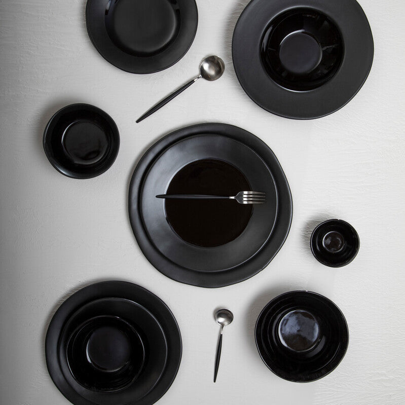 Avie 16 Piece Matte Silver And Black Cutlery Set Orsina