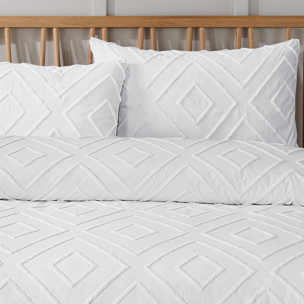 OLIVIA ROCCO Duvet Cover Set in white with textured diamond pattern and matching pillowcases