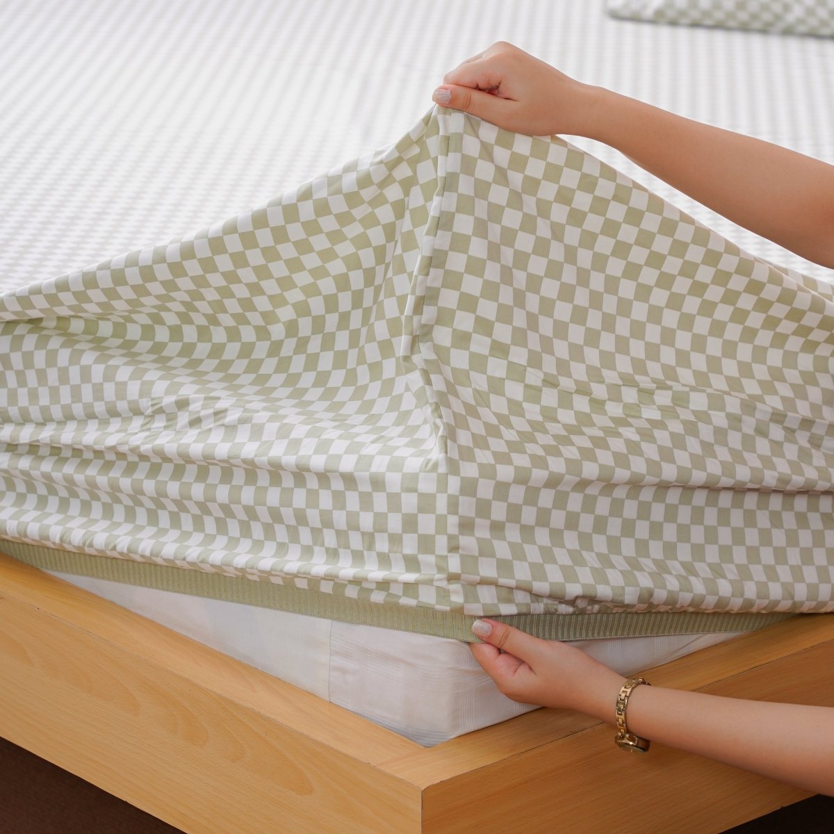 SHEET STORY Fitted Sheet in Green Check Pattern, Perfectly Snug Fit for Mattresses