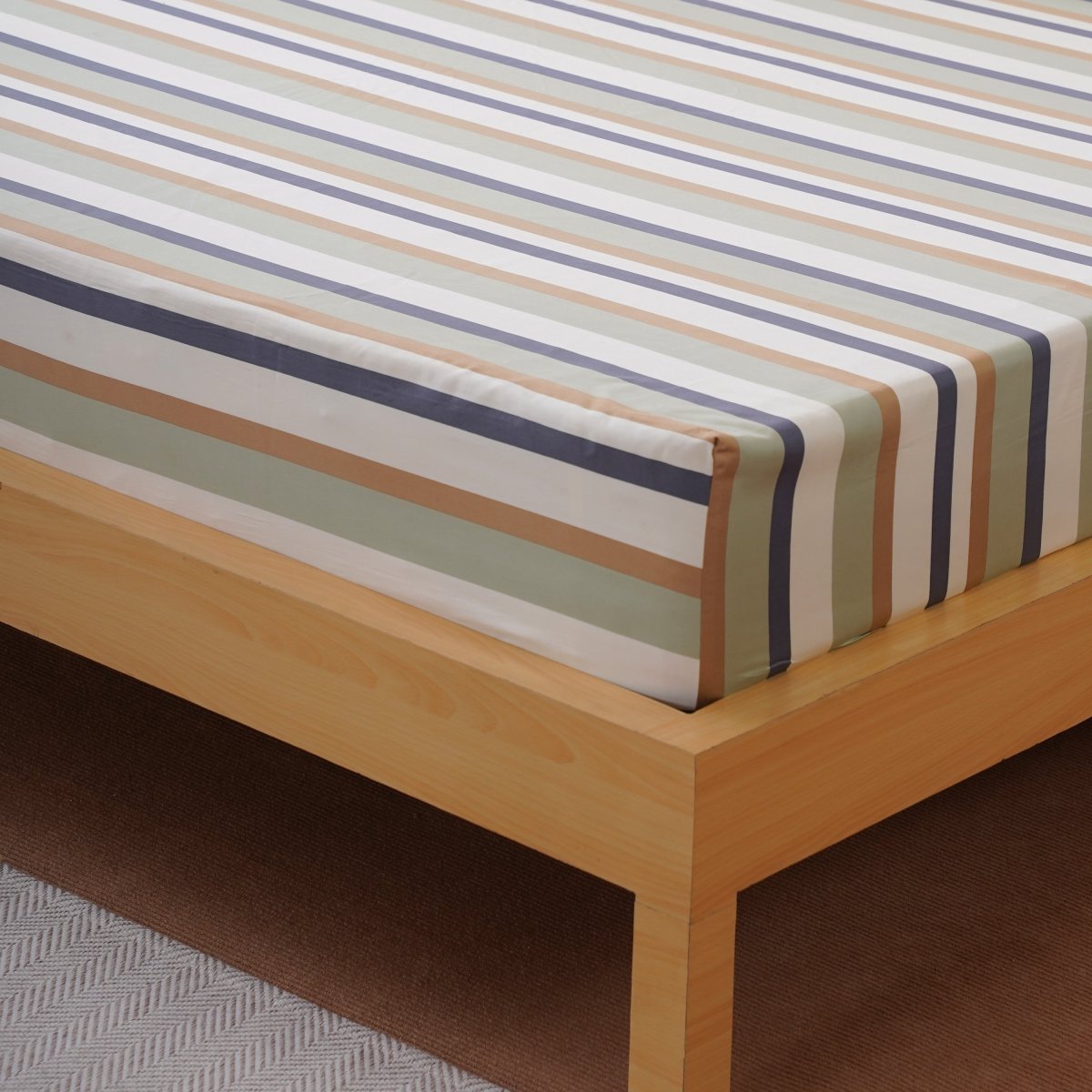 SHEET STORY Fitted Sheet with Striped Design for a Stylish Bedroom Look