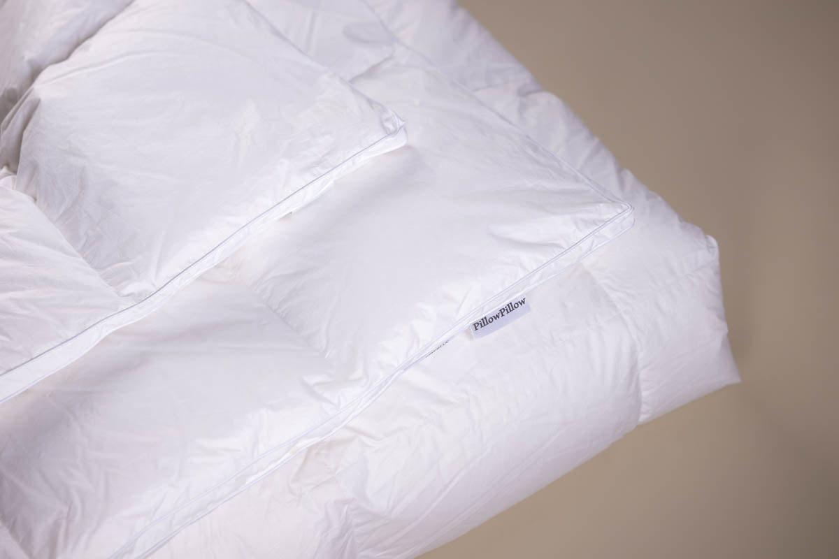 PillowPillow Goose Down Duvet with a soft, fluffy texture for a comfortable night's sleep