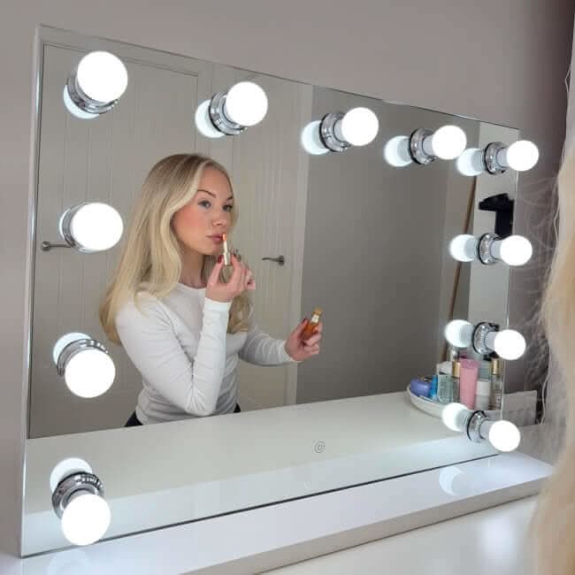 Hollywood Mirror with Bright LED Bulbs for Perfect Makeup Application and Styling