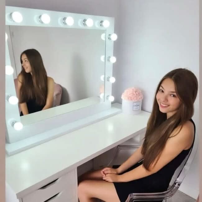 Hollywood Mirror with Bright LED Lights and Glamorous Reflection, Perfect for Makeup and Styling