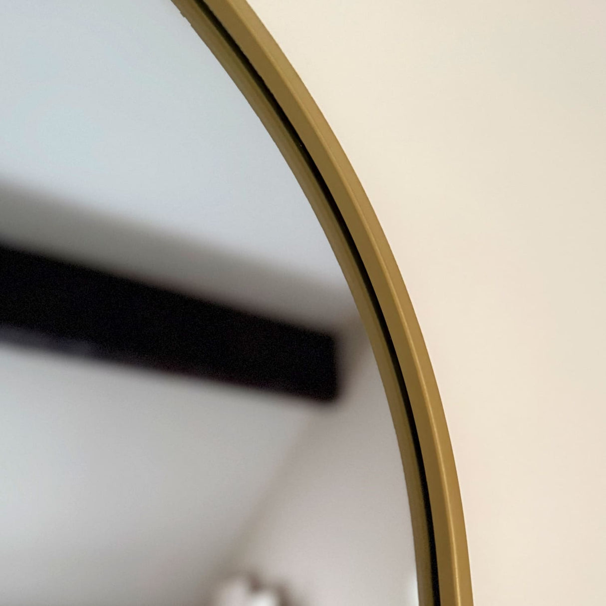 Stylish Jobu Home Oval Mirror with a sleek gold frame for modern decor