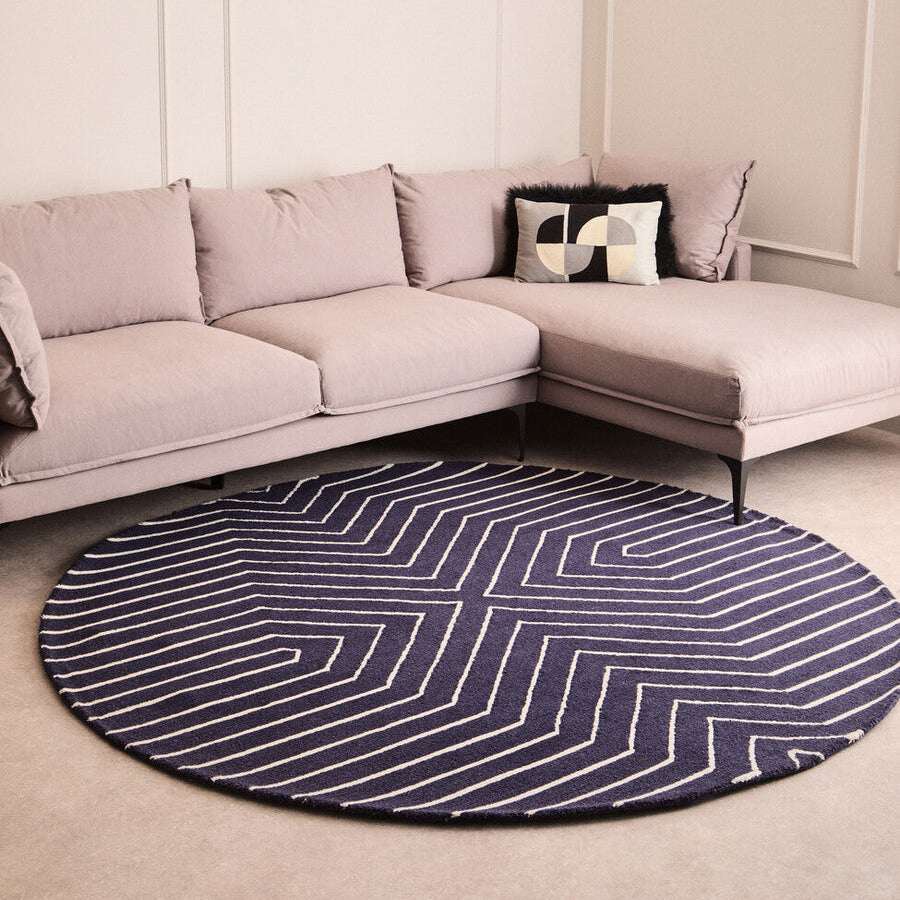 Orsina Round Rug with Geometric Pattern in Navy and White, Perfect for Modern Living Spaces