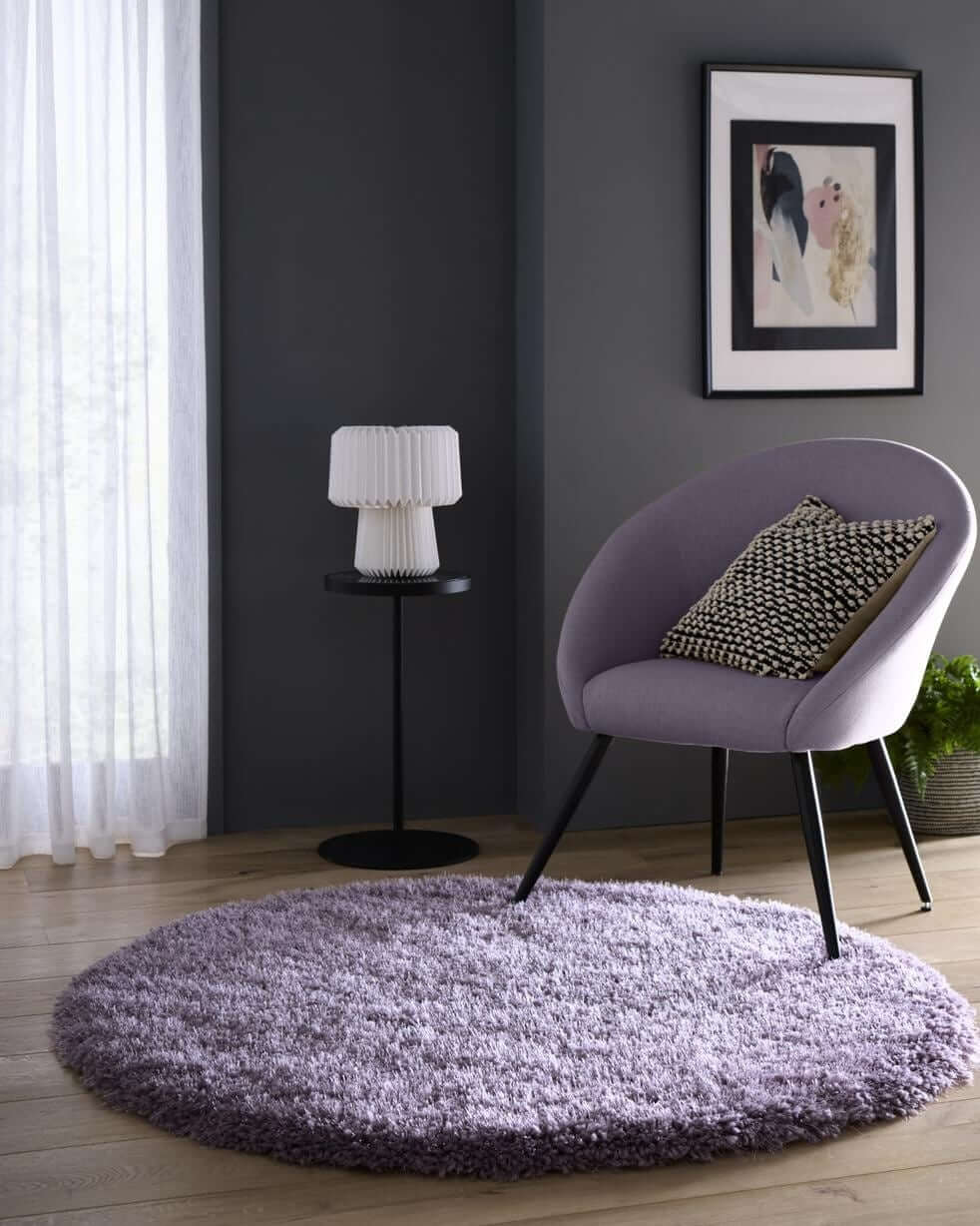 Round Shaggy Rug in soft lavender colour, ideal for modern living spaces and adding comfort