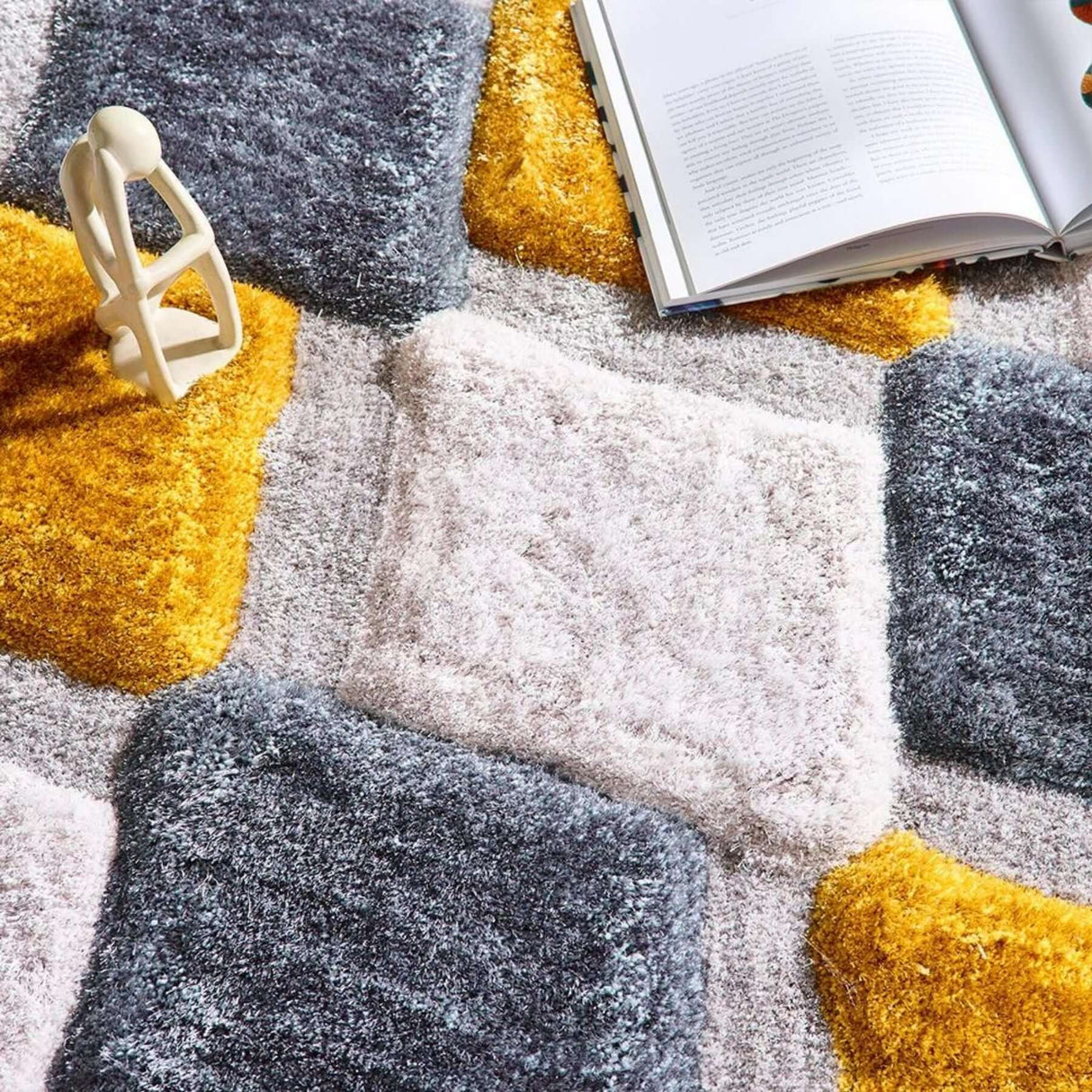 Colourful Shaggy Rug with Soft Texture, Featuring Blocks of Yellow, Grey and Cream for Modern Decor