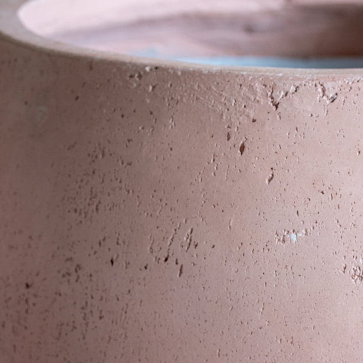 Jobu Home Elegant Sphere Planter in Soft Pink with Textured Surface for Modern Plant Display