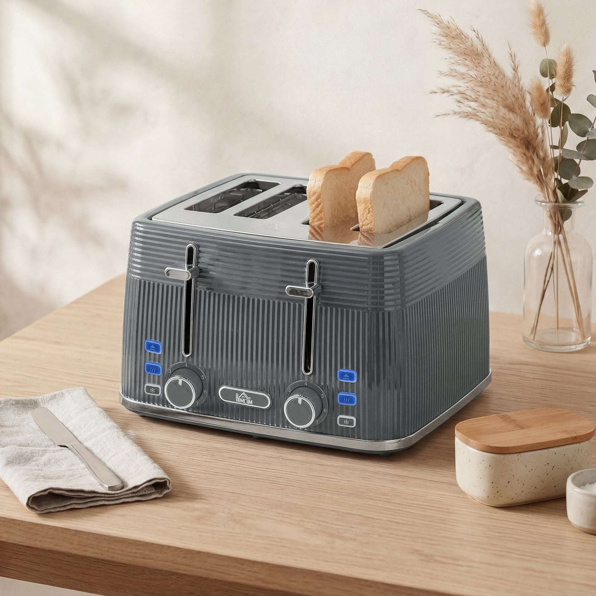 Wise Galleria sleek toaster in grey with four slots for toasting bread evenly