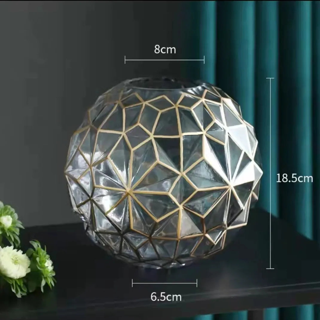 Geometric glass vase with gold accents, measuring 18.5 cm high and 8 cm wide, perfect for home decor