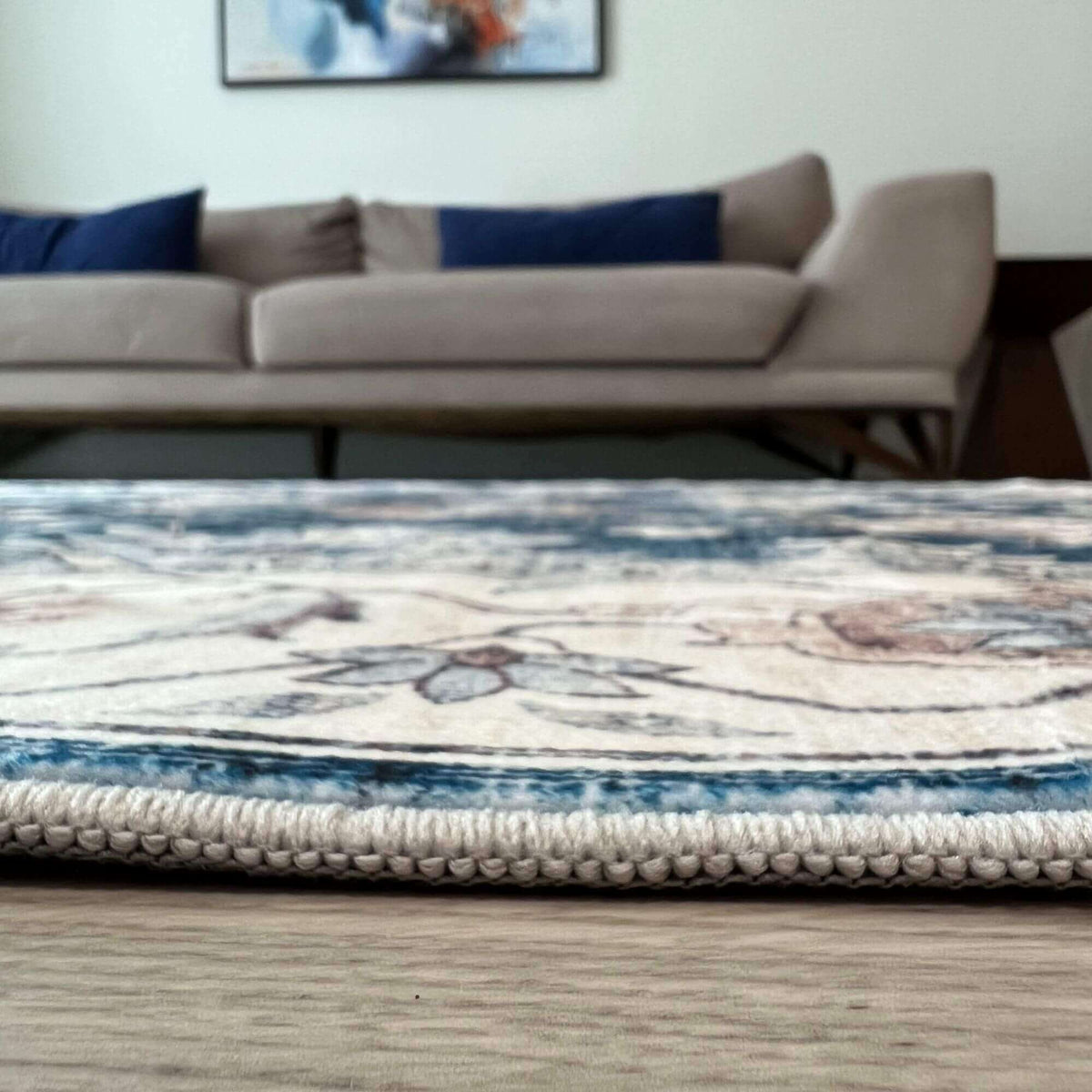 Stylish washable rug with floral design, perfect for enhancing living room aesthetics