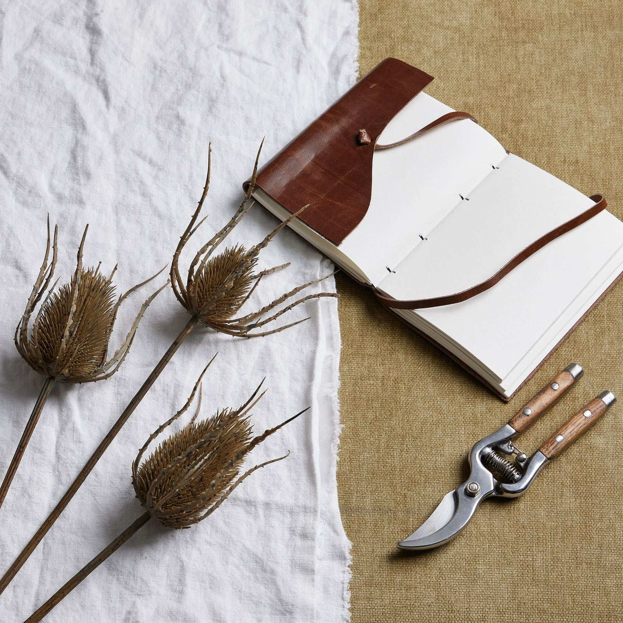 Shades 4 Seasons Triple Teasle Stem Lifelike Rustic Accent BROWN PLASTIC Shades 4 Seasons