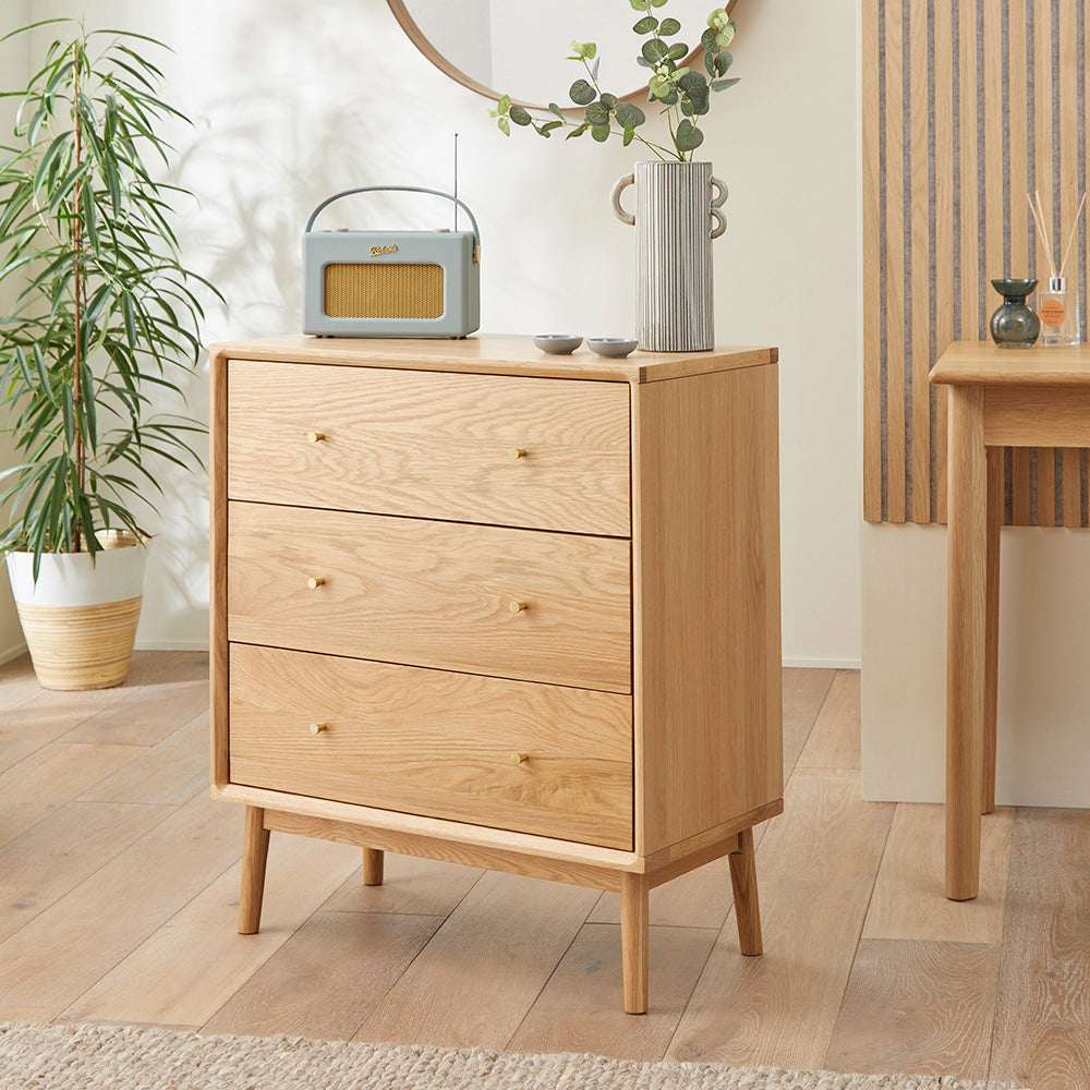 Fishe and Lilly Chest of 3 Drawers in Natural Wood Finish, Ideal for Stylish Storage Solutions