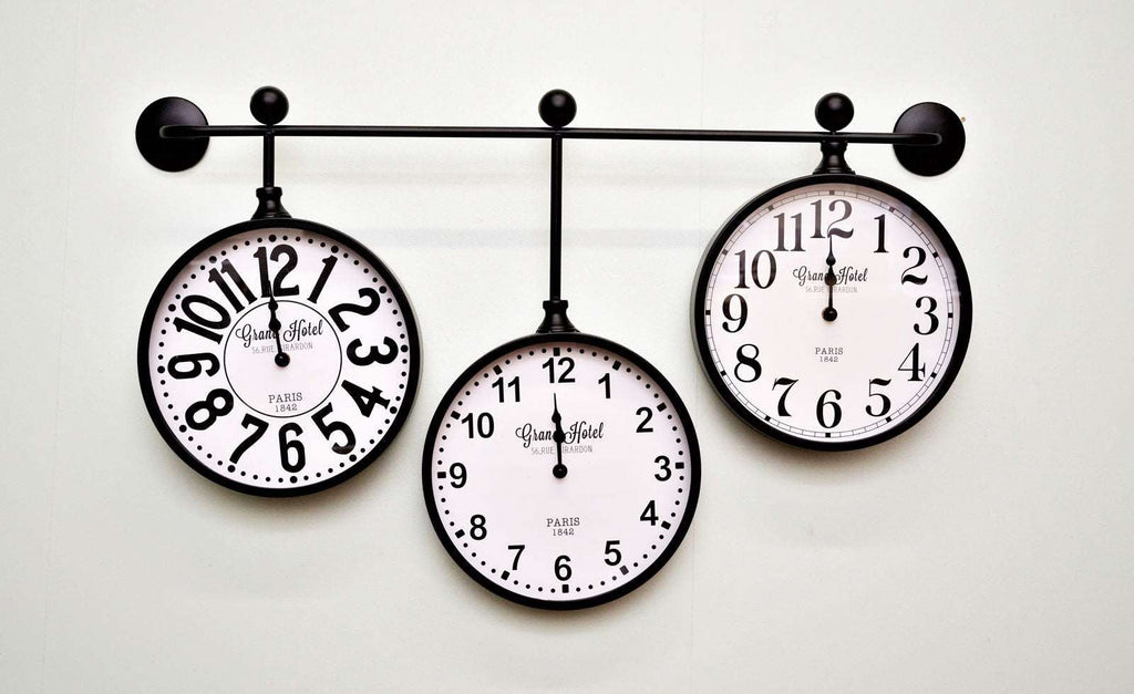 Metal Wall Clocks, Set of 3 Hanging Geko Products