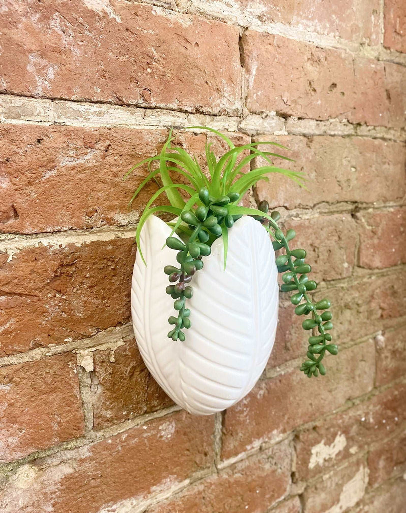 Faux Succulents in Wall Planter Geko Products