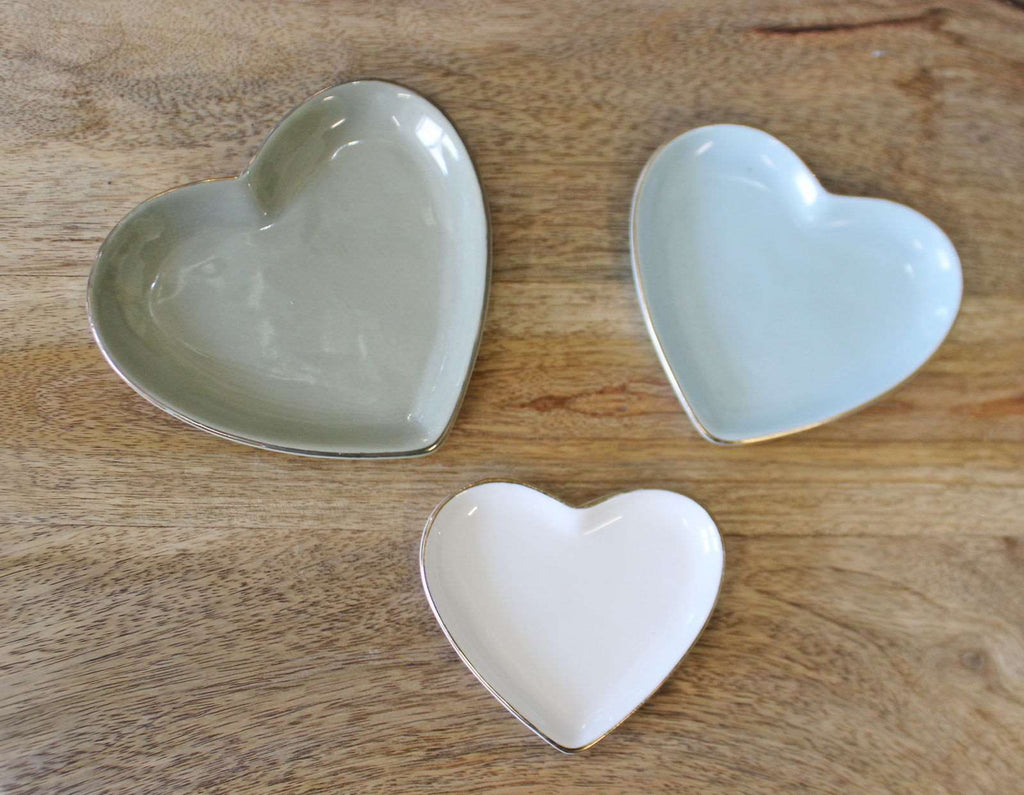 Set Of 3 Heart Shaped Ceramic Trinket Plates With A Gold Edge Geko Products