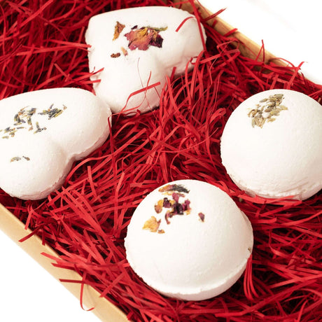 Eco Bath London Gift Set with Three Luxurious Bath Bombs Decorated with Dried Flowers