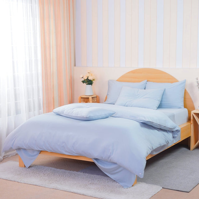 SHEET STORY Bedding Set in Soft Blue, Featuring Duvet Cover, Pillowcases and Bedsheet