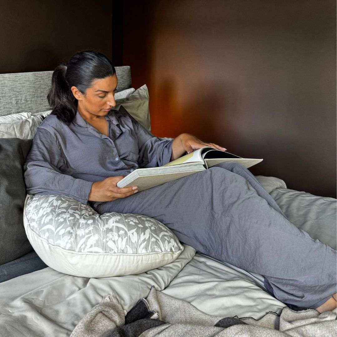 BellaMoon Body Pillow in Soft Fabric, Ideal for Comfort while Reading in Bed