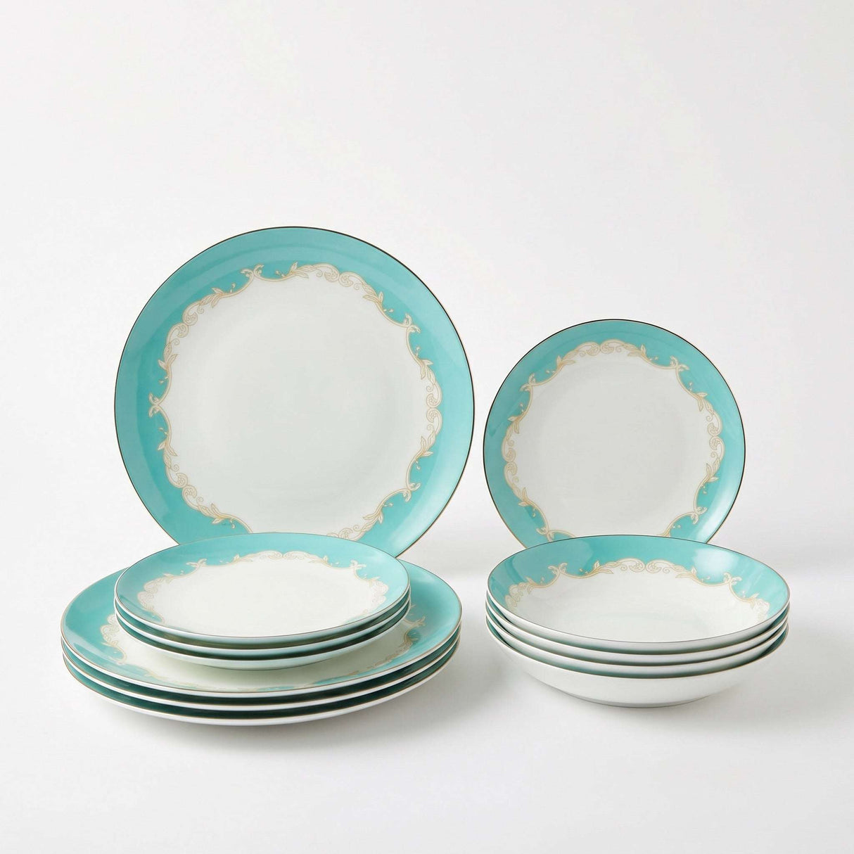 KitchBoom Bone China Dinner Set with Elegant Turquoise Border and Decorative Design