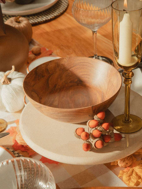 Orsina Cake Stand with a Smooth Surface, Perfect for Displaying Delicious Cakes and Treats