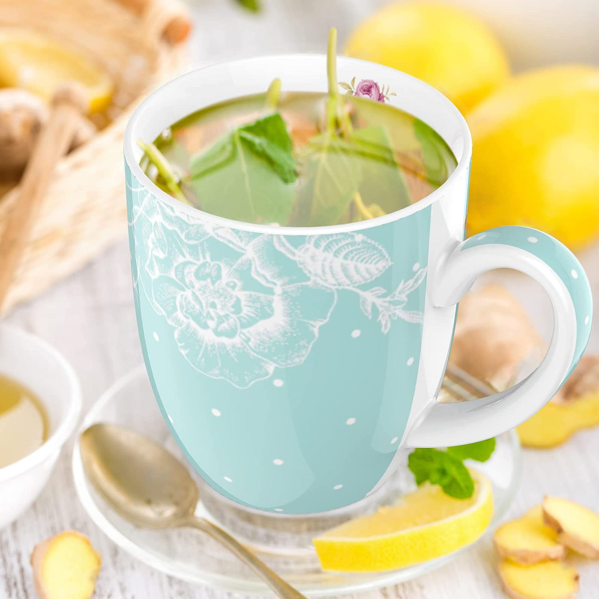 China Mugs Set in Light Blue with Floral Design, Perfect for Teas and Herbal Infusions