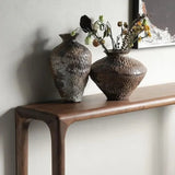 Nisu Home Console Table with a Smooth Wooden Surface and Elegant Vases Decorated with Dried Flowers