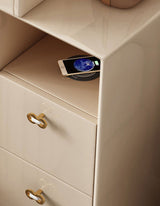 Le Di Vita Dressing Table with sleek design and charging station for smartphones