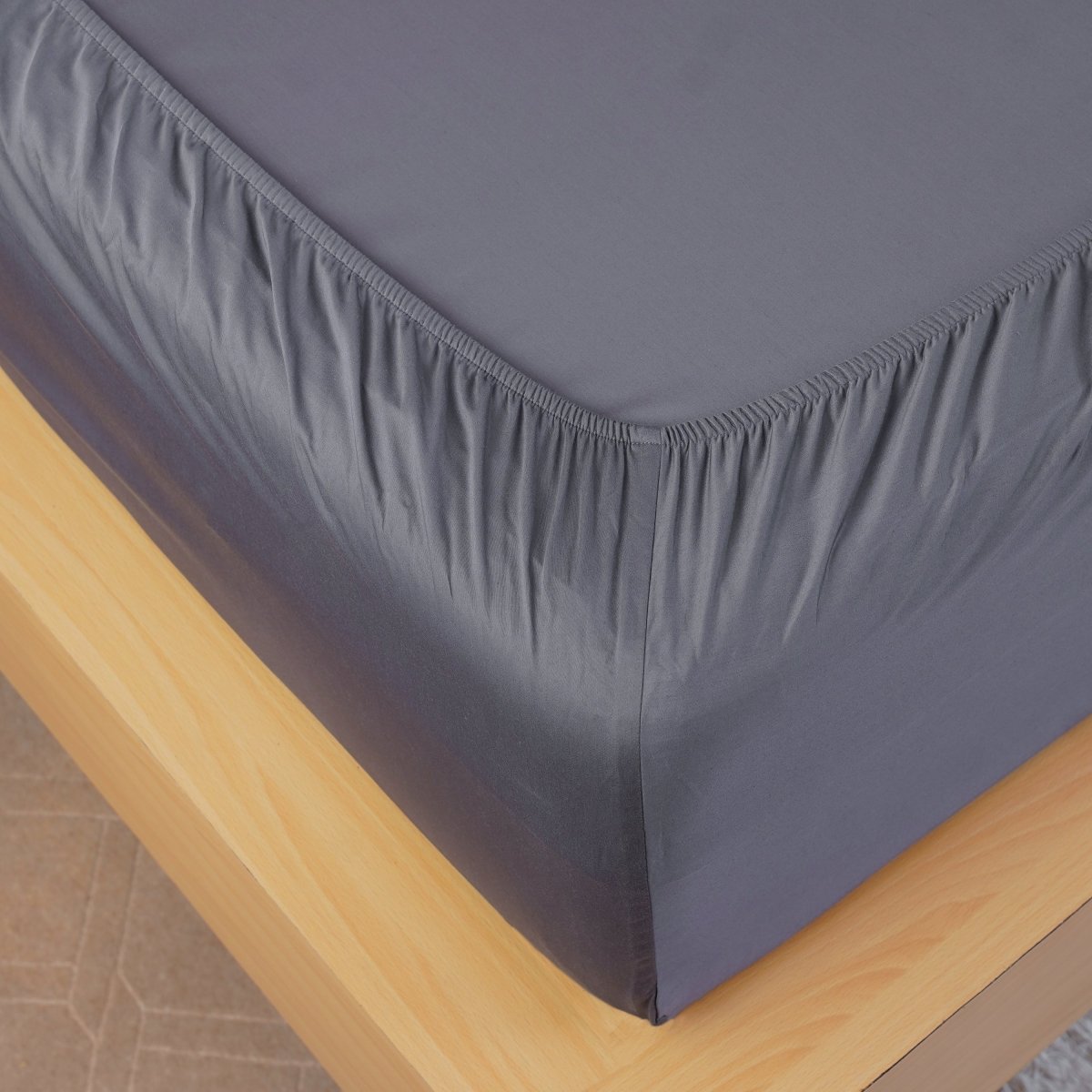 SHEET STORY Fitted Sheet in Dark Grey, designed for a snug fit on mattresses