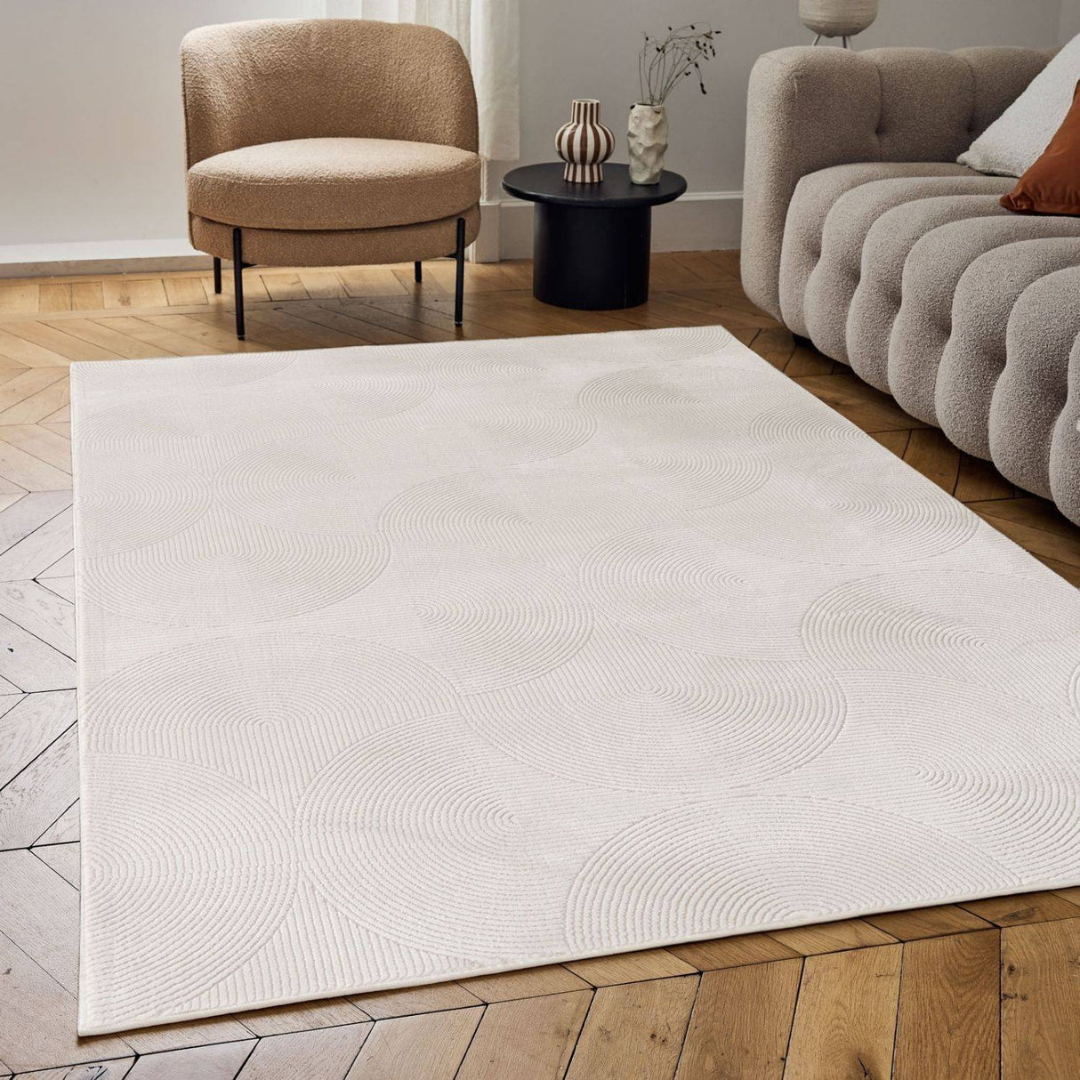 Soft Cream Geometric Rug with Subtle Patterns, Perfect for Modern Home Decor