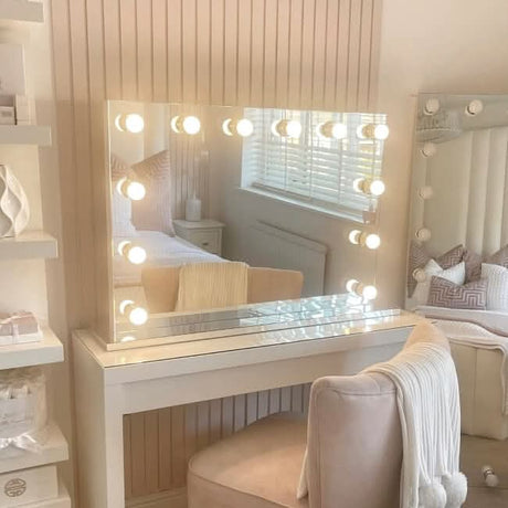 Elegant Hollywood Mirror with Bright Bulbs, Perfect for Makeup and Dressing Areas