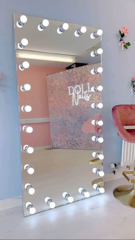 Hollywood Mirror with Bright LED Bulbs for Glamorous Makeup and Dressing Room Decor