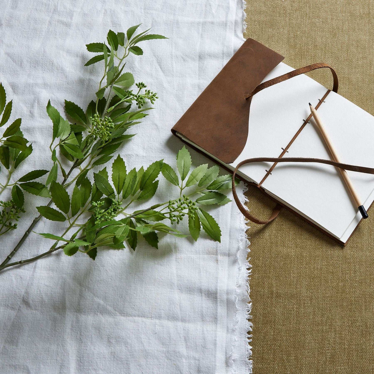 Shades 4 Seasons Lifelike Fennel Stem - Artificial Greenery GREEN PLASTIC Shades 4 Seasons