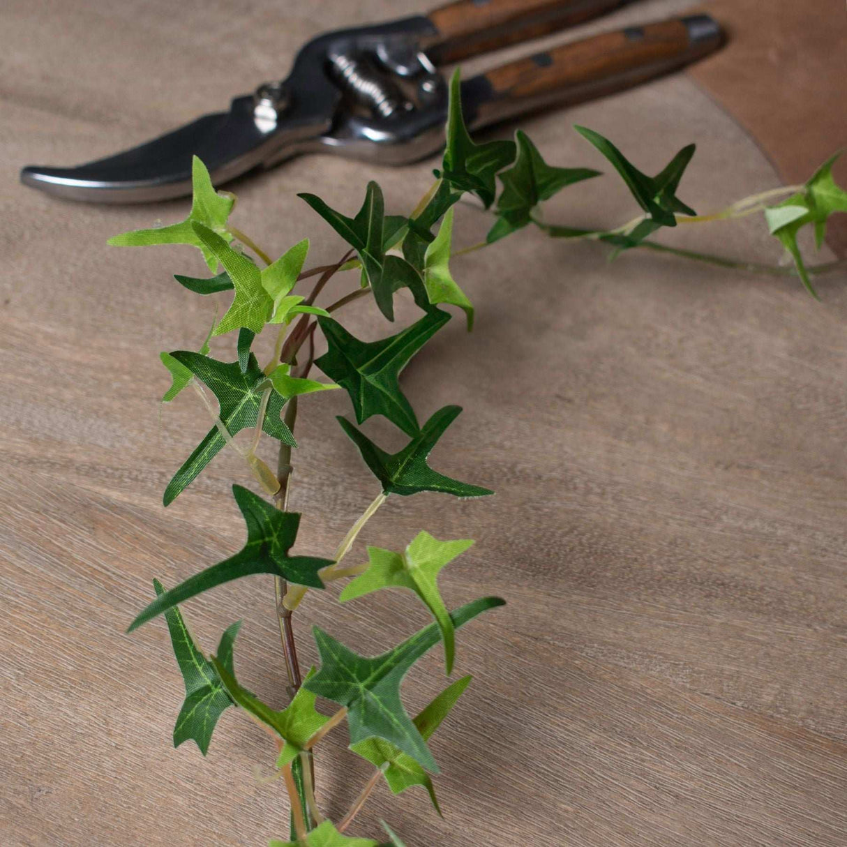 Shades 4 Seasons Ivy Garland - Natural Look Decor Shades 4 Seasons