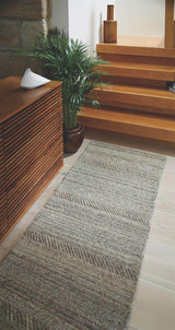 Stylish Knitted Rug in Neutral Tones, Perfect for Hallways and Living Spaces