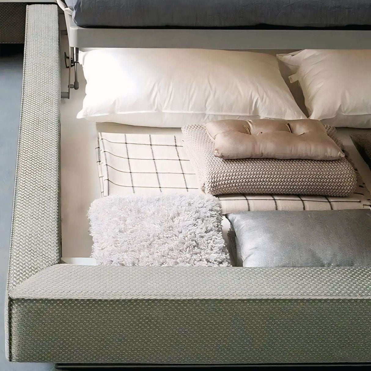 Nisu Home Luxury Bed with Plush Bedding and Soft Cushions for a Comfortable Sleep Experience