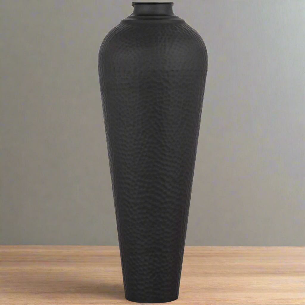 Matt Black Medium Hammered Vase With Lid BLACK METAL Shades 4 Seasons