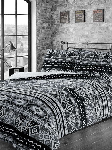 OLIVIA ROCCO Fleece Duvet Set in Black and White Geometric Pattern for Stylish Bedrooms