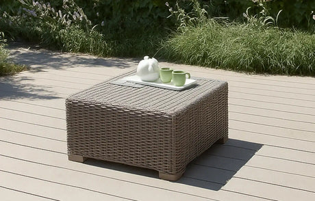 MINT Outdoor Coffee Table in Rattan with Stylish Surface for Outdoor Living Spaces
