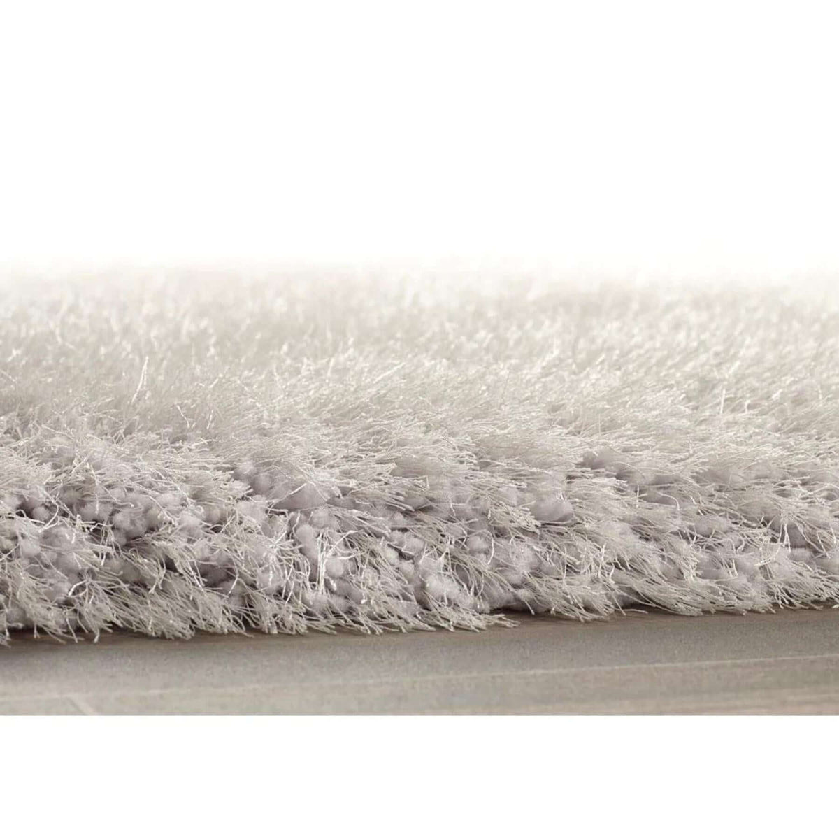 Soft Grey Shaggy Rug with Plush Texture for Comfortable and Stylish Home Decor