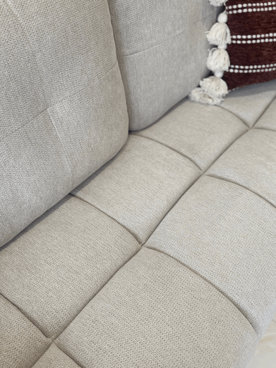 Comfortable 3-Seater Sofa in light grey fabric with tufted design and soft cushions