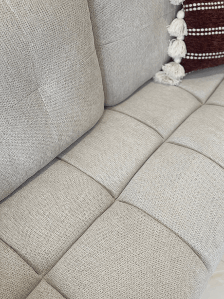Comfortable 3-Seater Sofa in light grey fabric with tufted design and soft cushions