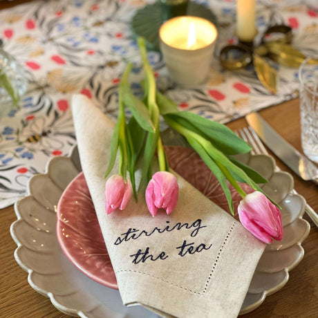 Avalon Home UK Table Runner with Floral Design, Set for Dining with Tulips and a Candle