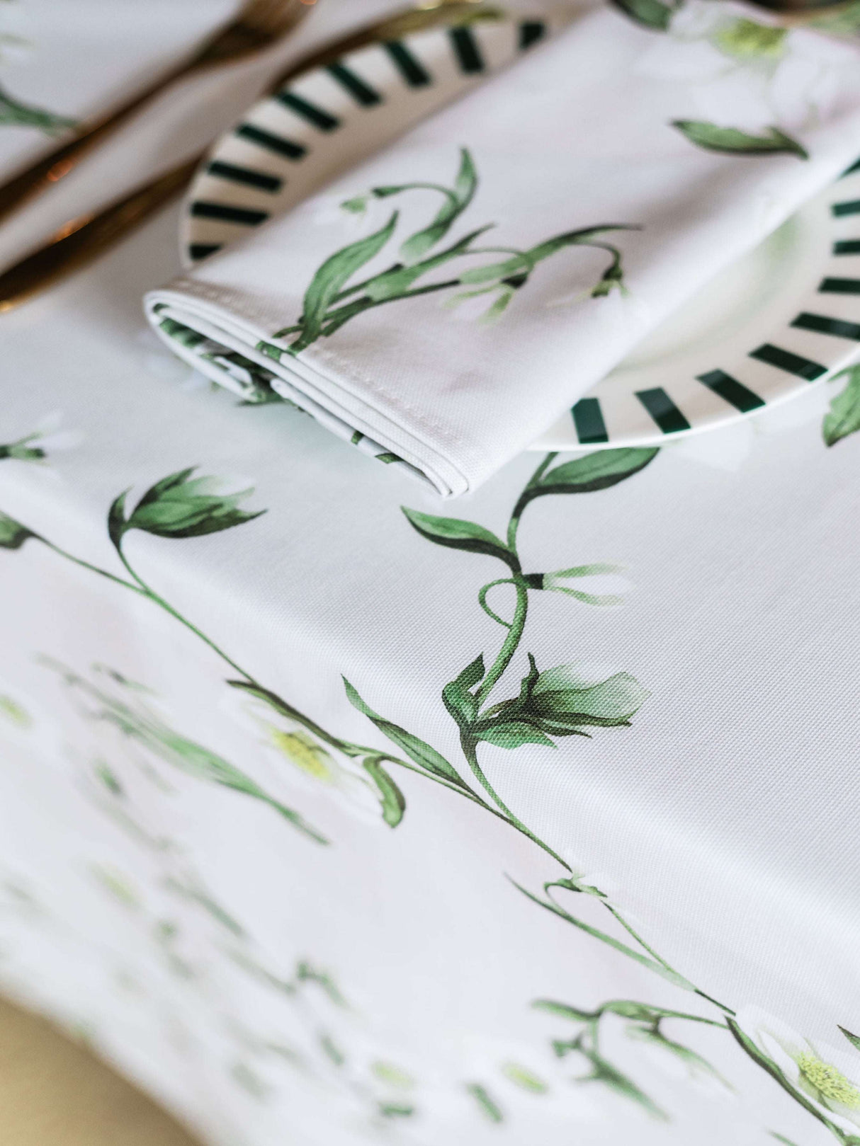 Avalon Home UK Floral Tablecloth featuring elegant botanical design for dining tables