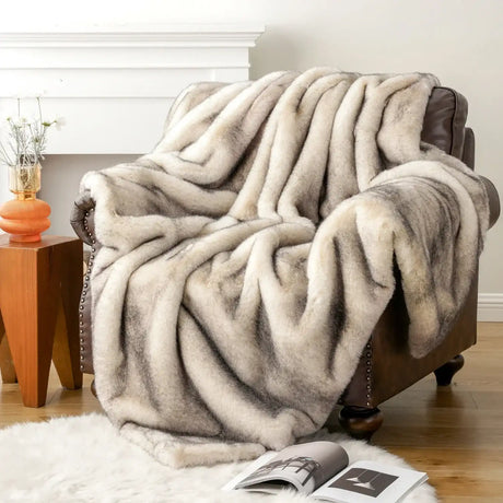 Soft Nisu Home Throw Blanket in Cream and Brown, Ideal for Cozying Up on a Sofa
