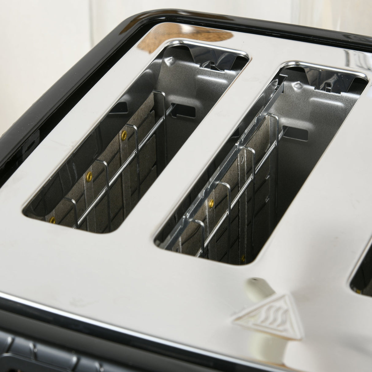 Close-up of Wise Galleria toaster with dual slots for perfectly toasted bread