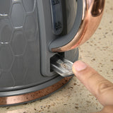 Wise Galleria Toaster Set featuring a stylish kettle with a transparent water gauge